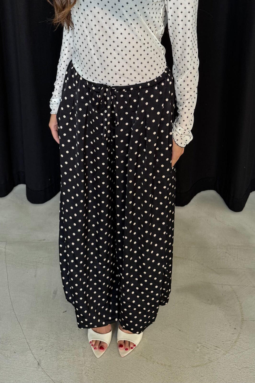 Continue - Fanny Dot Pant 15071 - Black Dot Bukser 