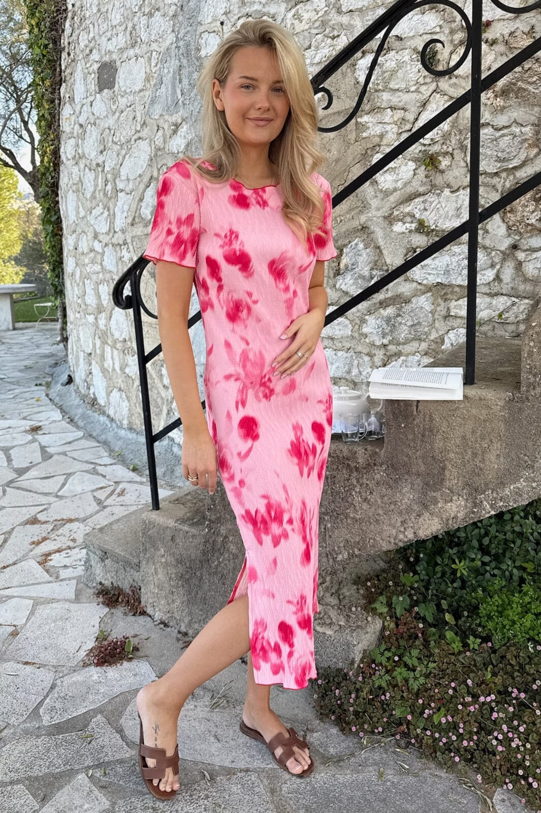 Forudbestilling - BYIC - Odaic Ss Dress A23834 - Abstract Pink Flower Print Kjoler 