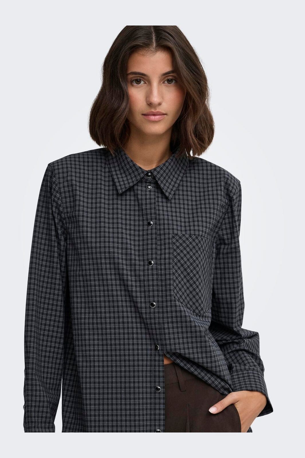 JDY - Jdylou L/S Shoulderpad Shirt - 5130716 Ebony Black & Cloud Dancer