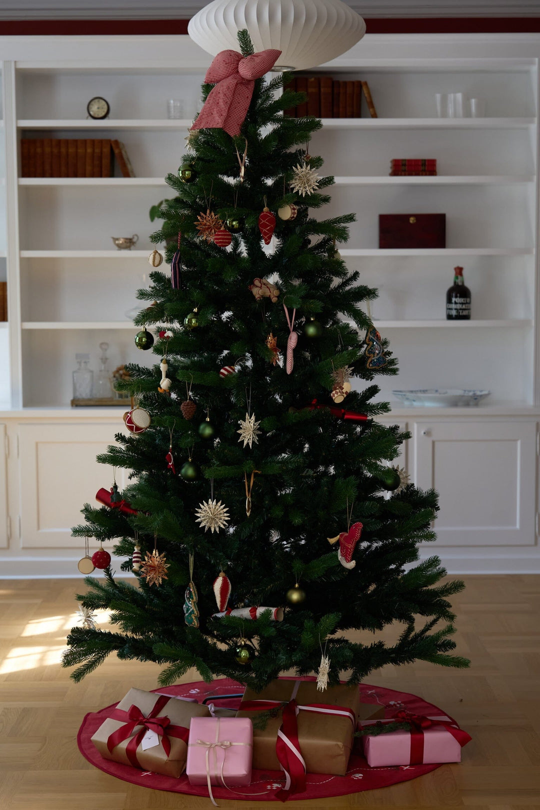 Lille Arv - Hæklet Julekugle Cone - Hvid/Rød 