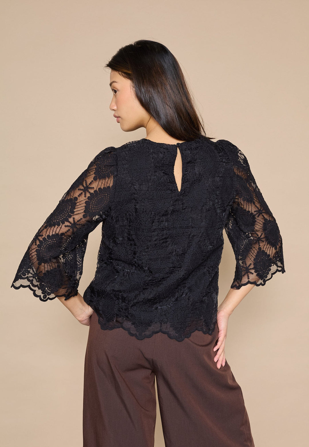 Love & Divine - Love1498 19602 - 000 - Black Bluser 