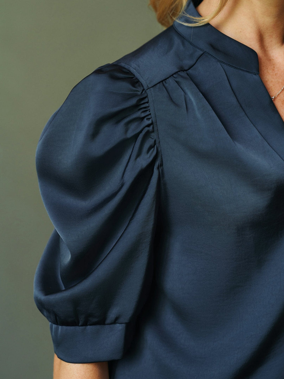 Neo Noir - Roella Heavy Sateen Blouse 162590 - 678 - Midnight Blue Bluser 