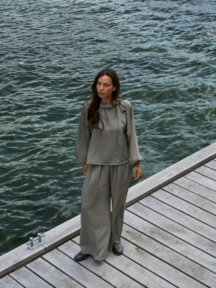 Neo Noir - Saline Blouse 170979 - 189 - Warm Grey Bluser 