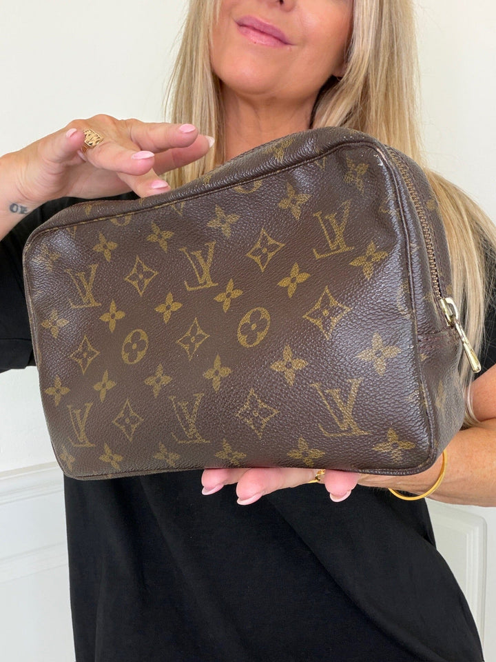 Preloved Vintageline X Molly&My - Louis Vuitton Toilettaske – Monogram Canvas - Monogram Canvas Toilettasker 