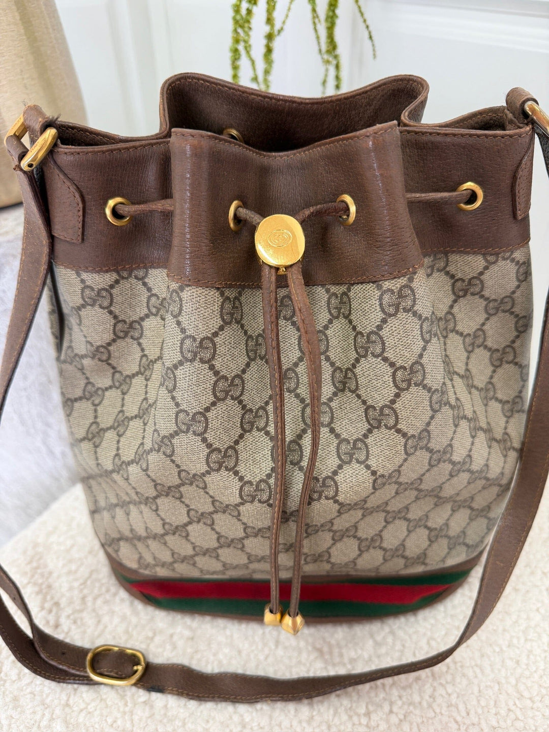 Preloved Vintageline X Molly&My - Vintage Gucci Gg Supreme Bucket Bag 3395 - Web Stripe Tasker 