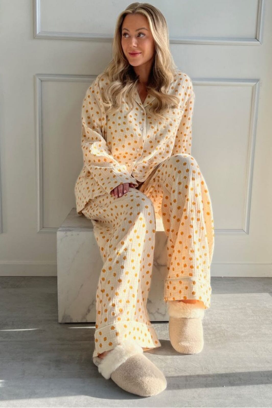 Stories From The Atelier By Copenhagen Shoes - Pajamas Shirt 3 CC8111 - 02 - Beige Yellow Big Flower